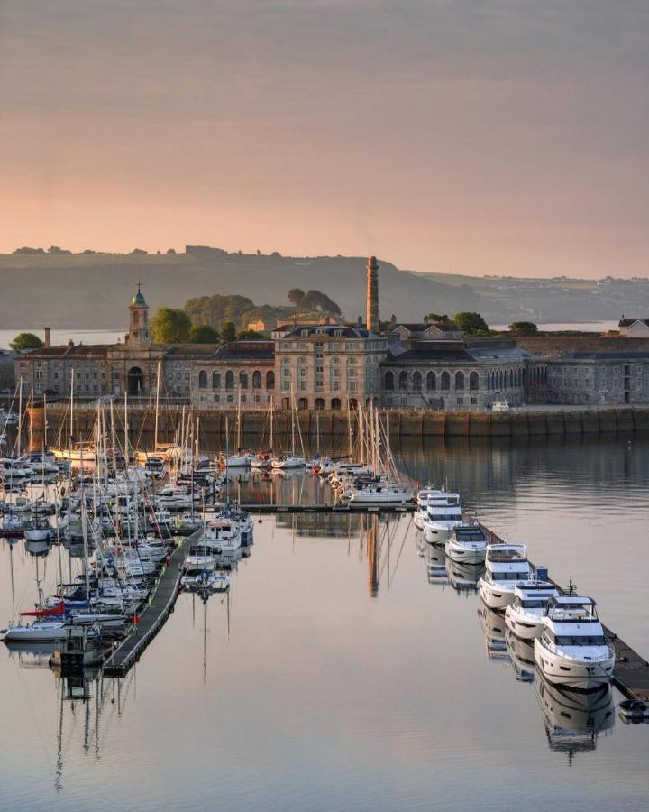 Rwy Suite48 Luxury Suite With Optional Parking Plymouth Bagian luar foto